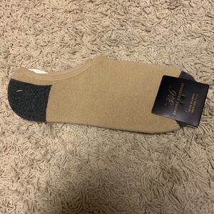 NWT- Brooks Brothers men’s socks 7 1/2- 12
